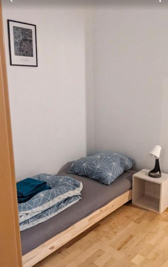 Apartment Monteurwohnung Mit Garten 6 Personen Düsseldorf