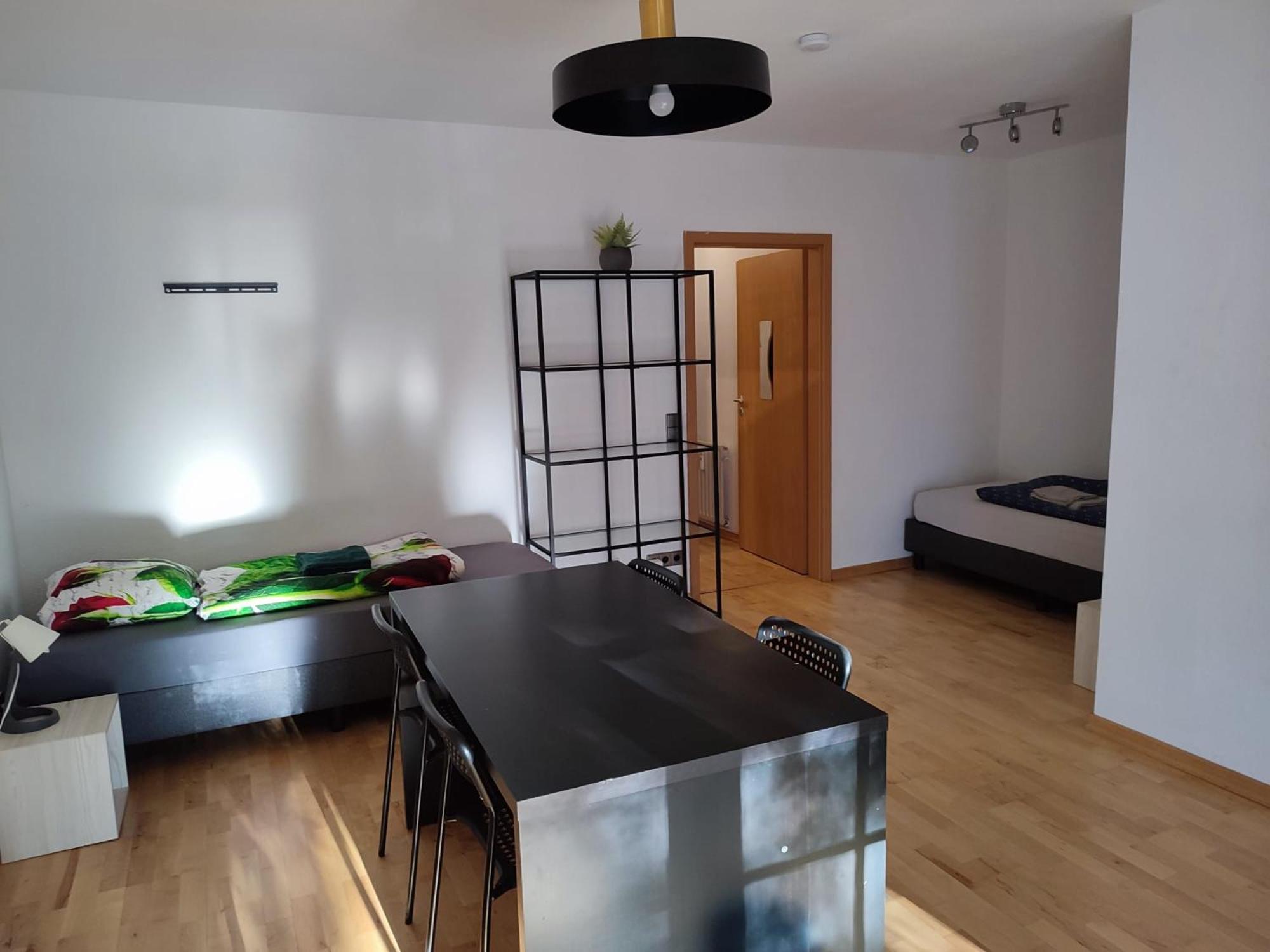 Apartment Monteurwohnung Mit Garten 6 Personen Düsseldorf